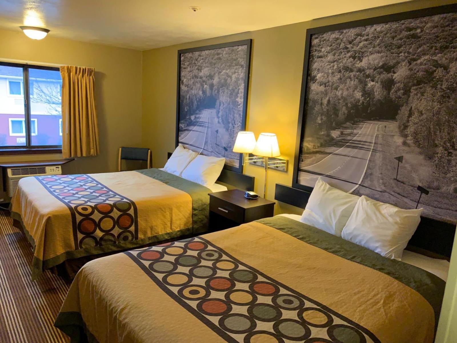 Отель Super 8 By Wyndham Eau Claire Wi Экстерьер фото